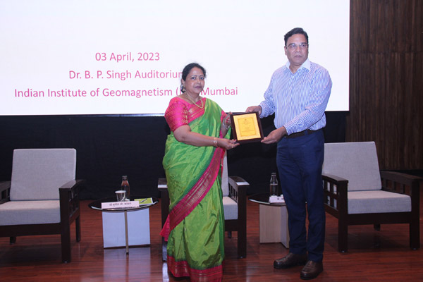 Foundation Day celebration at IIG. Lectures by eminent scientists