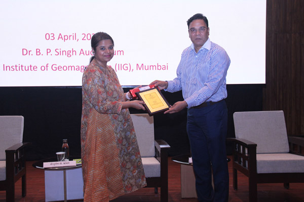 Foundation Day celebration at IIG. Lectures by eminent scientists