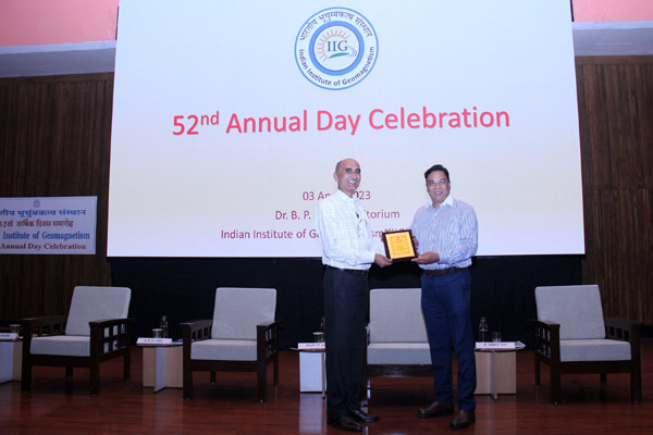 Foundation Day celebration at IIG. Lectures by eminent scientists