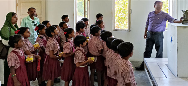 Students and teachers from Government Primary School Shoal Bay visited Multiparametric Geophysical Observatory