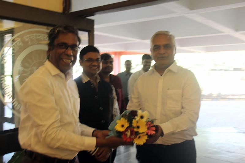 The Secretary of the Department of Science and Technology, Prof. Abhay Karandikar, paid a visit to the Indian Institute of Geomagnetism in New Panvel