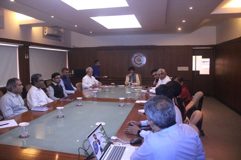 The Secretary of the Department of Science and Technology, Prof. Abhay Karandikar, paid a visit to the Indian Institute of Geomagnetism in New Panvel