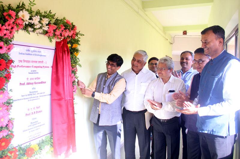 The Secretary of the Department of Science and Technology, Prof. Abhay Karandikar, paid a visit to the Indian Institute of Geomagnetism in New Panvel