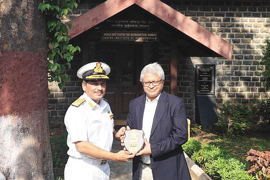 Indian Navy Vice Admiral Shri Sandip Naithani Visited Colaba Magnetic Oobservatory on 12 Dec. 2023