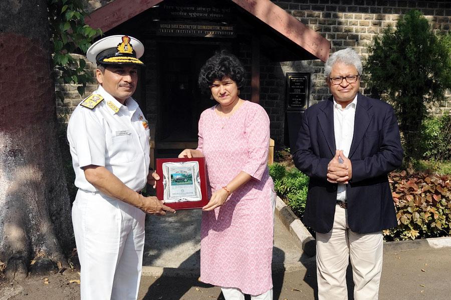 Indian Navy Vice Admiral Shri Sandip Naithani Visited Colaba Magnetic Oobservatory on 12 Dec. 2023