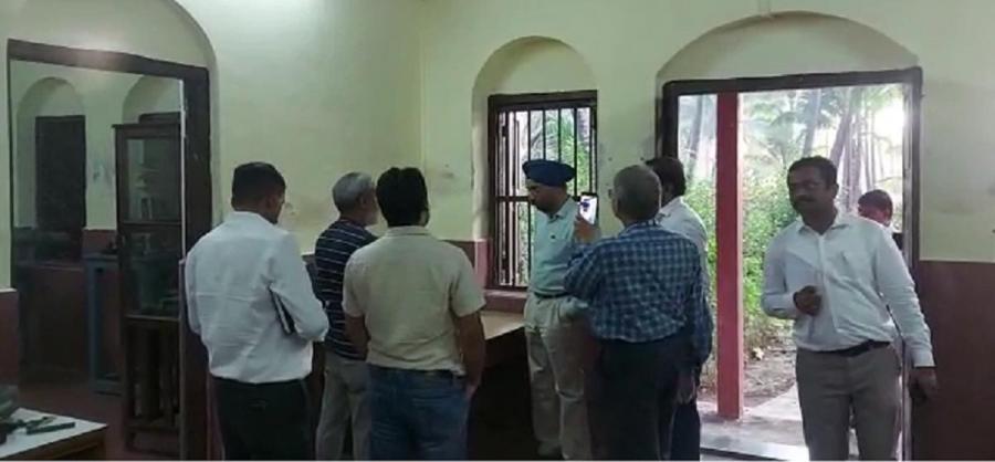 Hon’ble Secretary, Ministry of Minority Affairs, Govt. of India, Shri. Mukhmeet Singh Bhatia visited Magnetic observatory Alibag