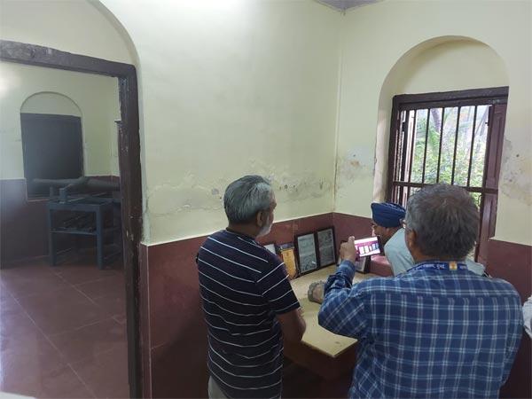 Hon’ble Secretary, Ministry of Minority Affairs, Govt. of India, Shri. Mukhmeet Singh Bhatia visited Magnetic observatory Alibag