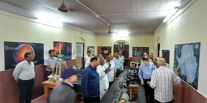 Group of senior citizen, Mumbai visited the Alibag magnetic observatory
