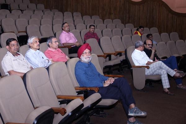 Prof. Devesh K. Sinha, Director of Delhi School of Climate Change & Sustainability gave a invited talk at IIG