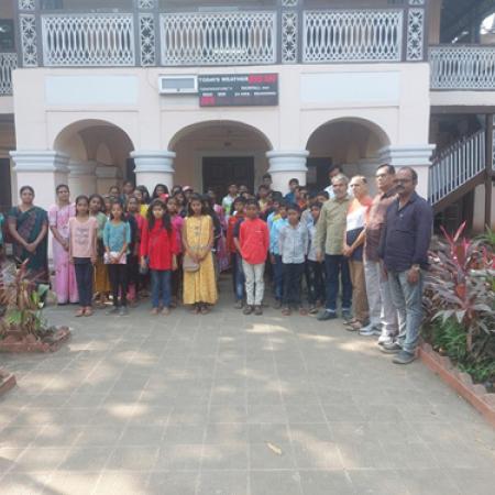 Marathi Kanya Prathamik Shala, Osmanabad visited Magnetic Observatory, Alibag