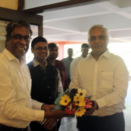 The Secretary of the Department of Science and Technology, Prof. Abhay Karandikar, paid a visit to the Indian Institute of Geomagnetism in New Panvel