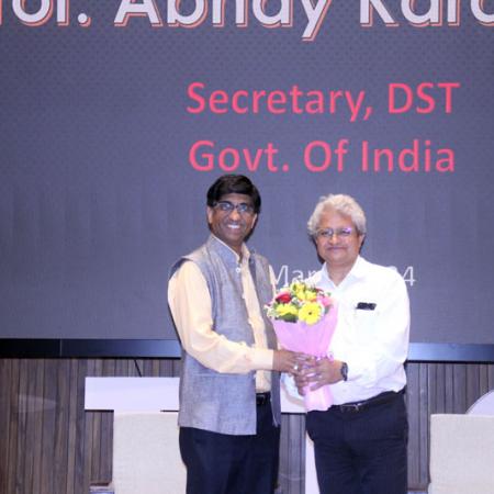The Secretary of the Department of Science and Technology, Prof. Abhay Karandikar, paid a visit to the Indian Institute of Geomagnetism in New Panvel