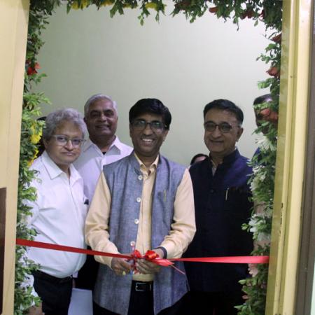 The Secretary of the Department of Science and Technology, Prof. Abhay Karandikar, paid a visit to the Indian Institute of Geomagnetism in New Panvel