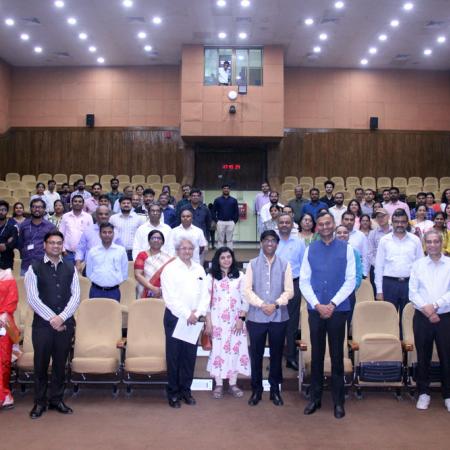 The Secretary of the Department of Science and Technology, Prof. Abhay Karandikar, paid a visit to the Indian Institute of Geomagnetism in New Panvel